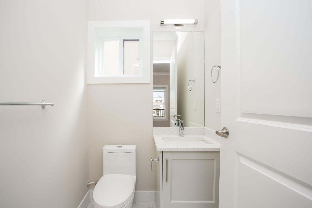 2022 East 42nd Avenue - Photo 7 of 8