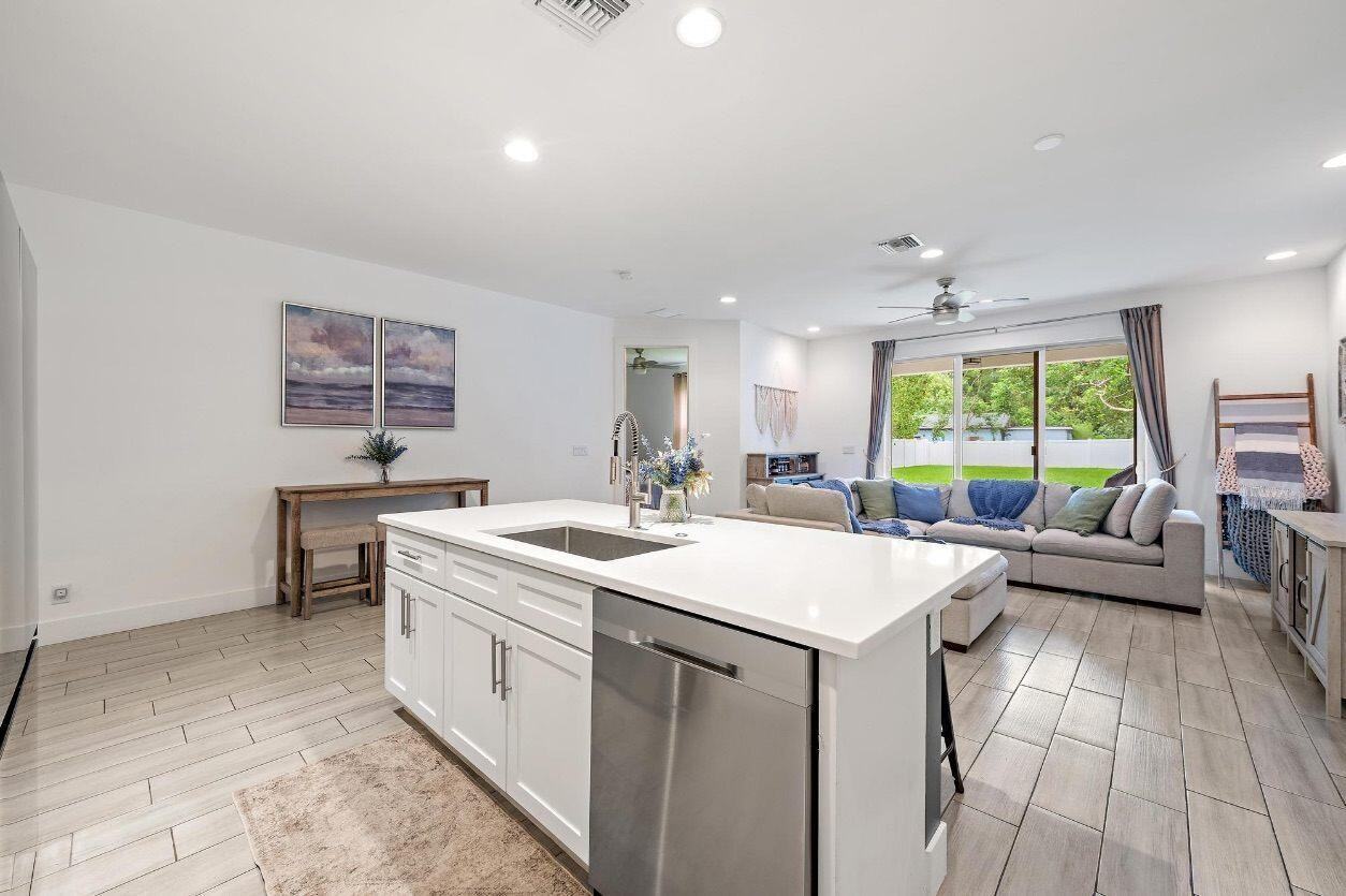 18050 Limestone Creek Road - Photo 4 of 10