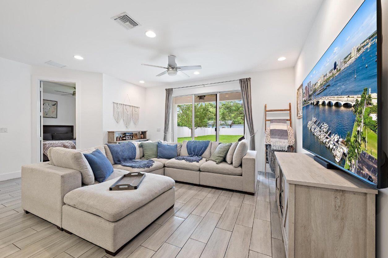 18050 Limestone Creek Road - Photo 5 of 10