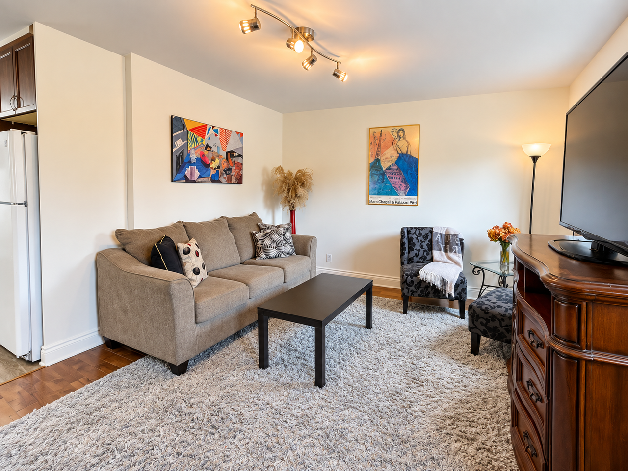 162 Tecumseh Avenue East - Photo 4 of 22