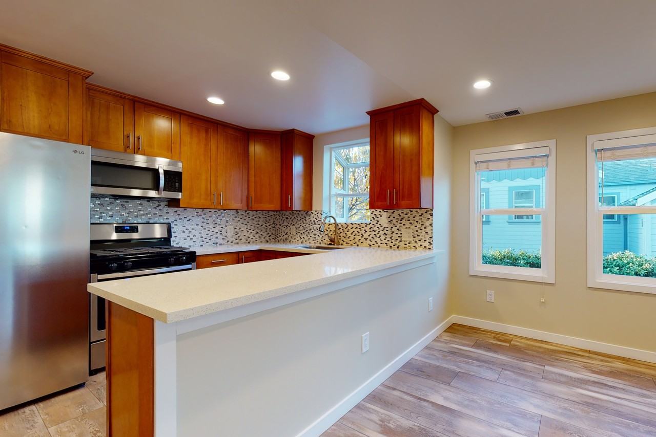1020 Cleveland Street - Photo 6 of 38