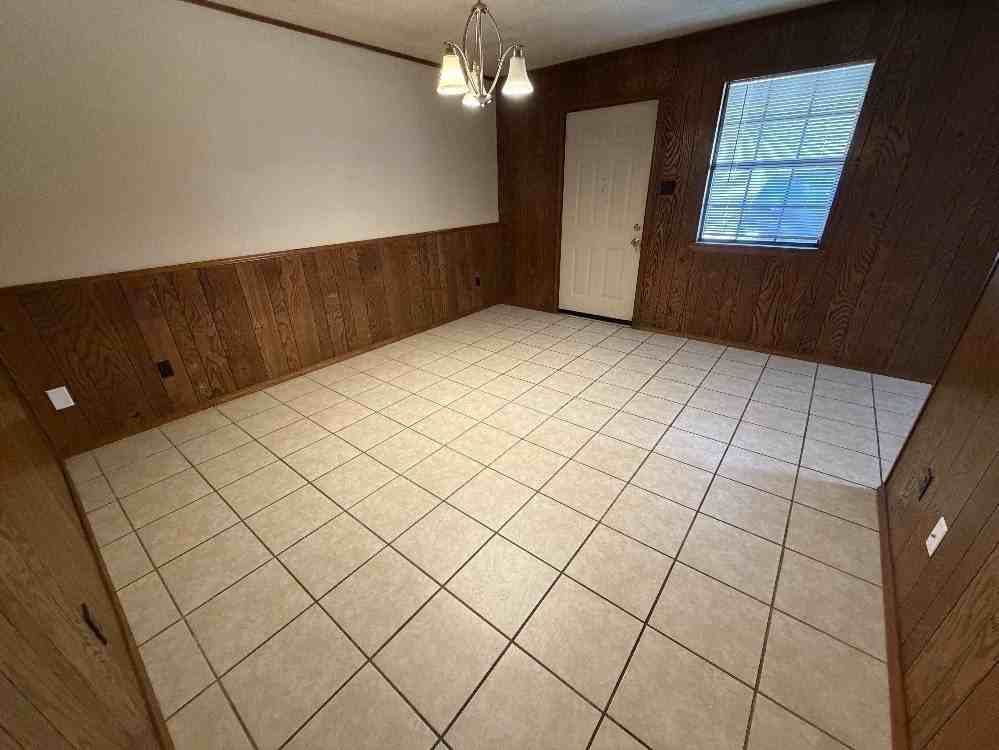 710 E O St - Photo 3 of 11