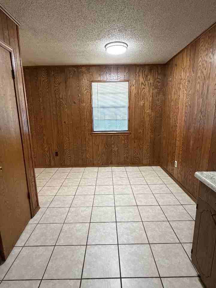 710 E O St - Photo 5 of 11