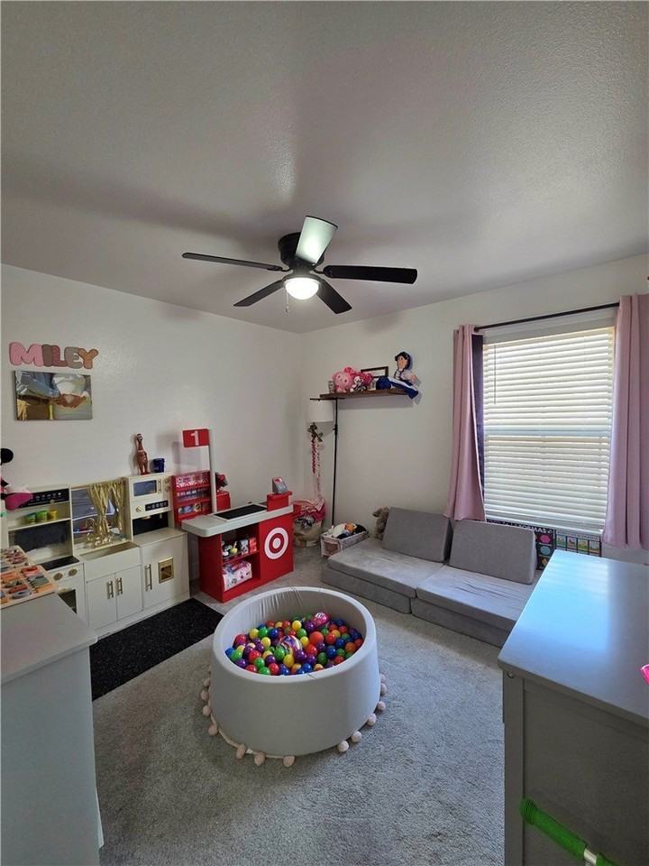 207 E Marietta Ct - Photo 7 of 16