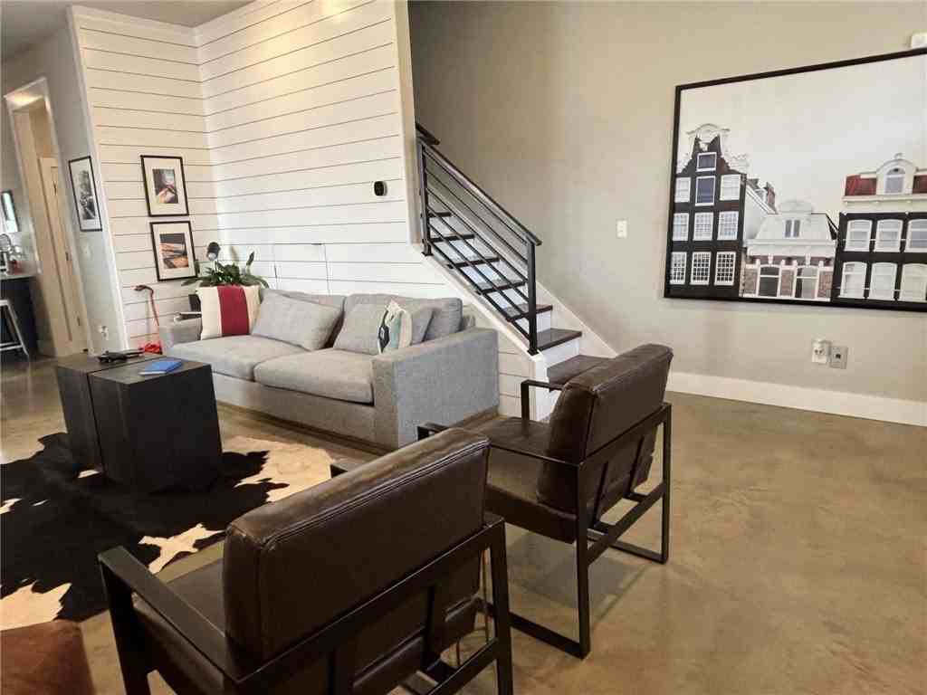 1356 S Duncan Ave - Photo 3 of 21