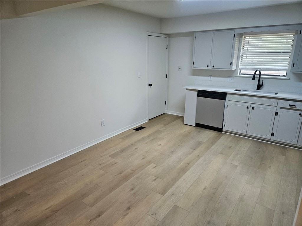 457 N Mission Blvd - Photo 5 of 17