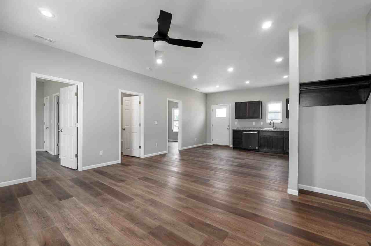 119 W Bluegrass St #1 - Photo 2 of 24