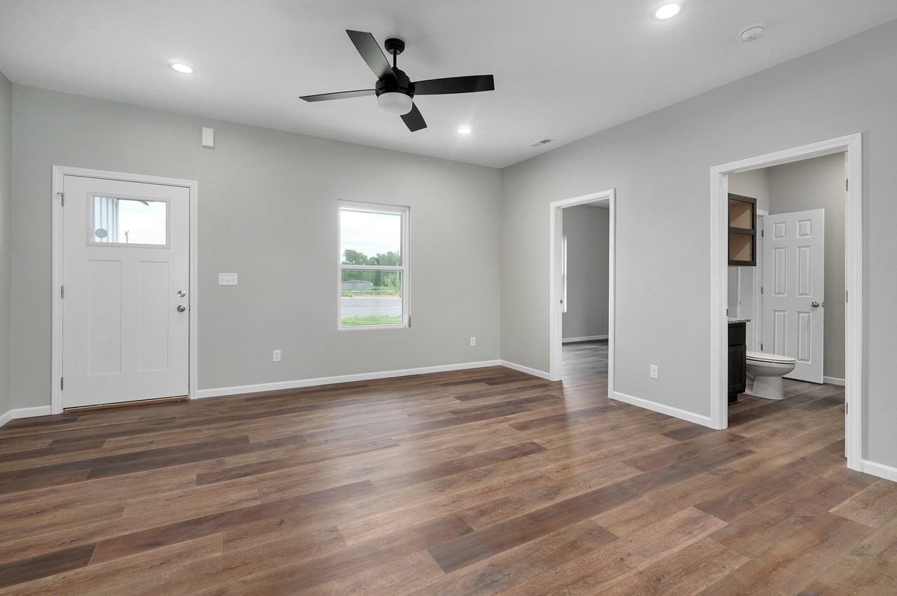119 W Bluegrass St #1 - Photo 5 of 24