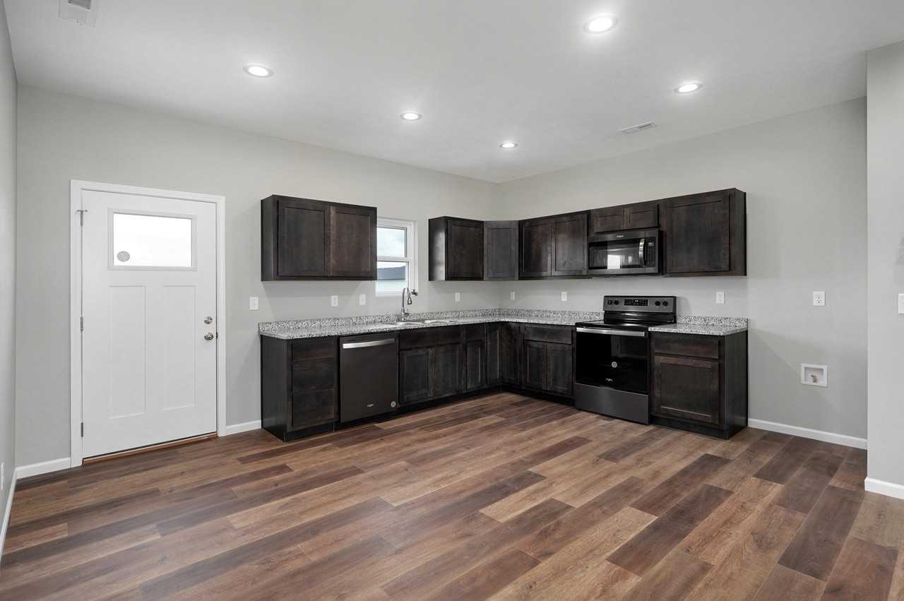 119 W Bluegrass St #1 - Photo 6 of 24