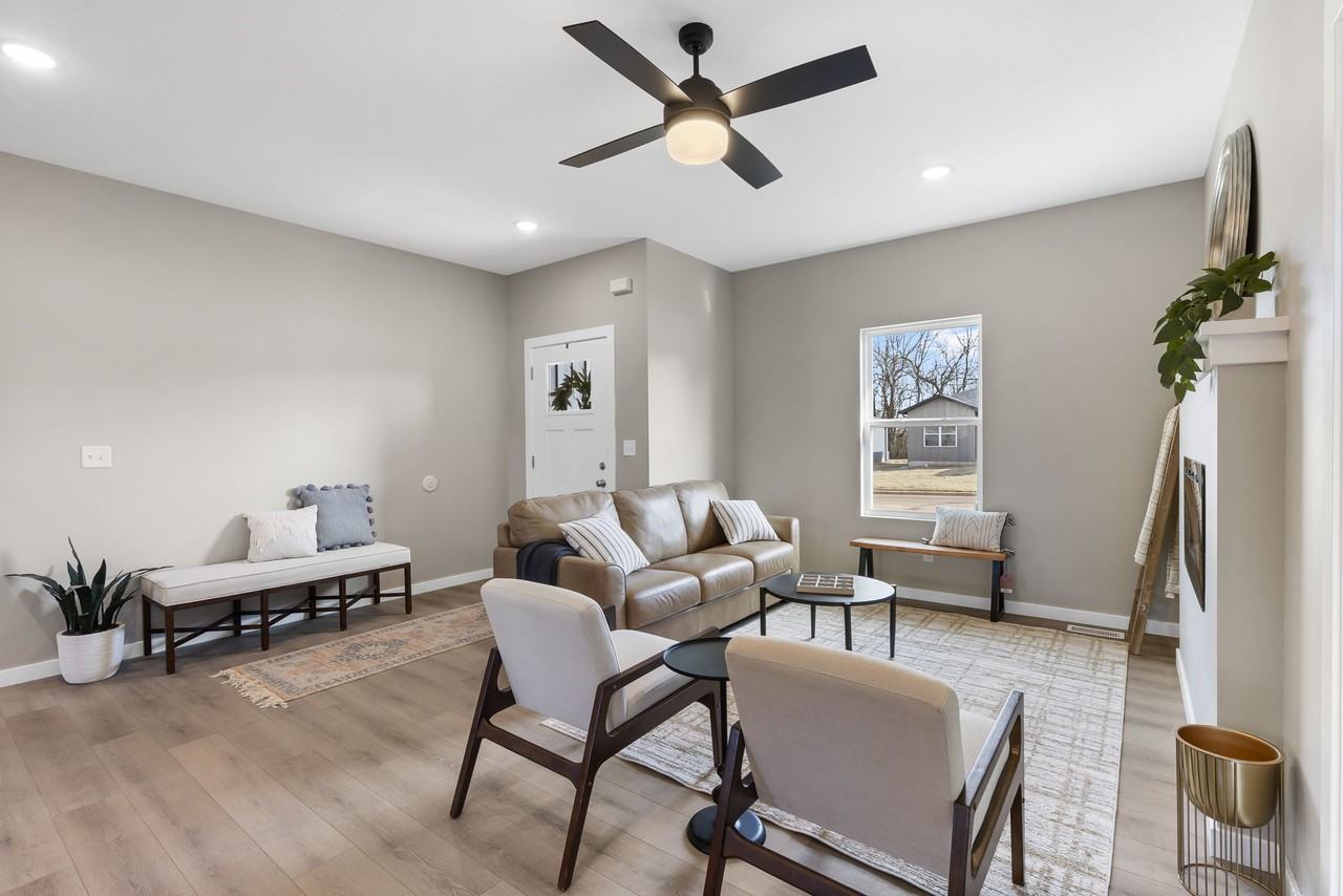 4961 W Minota St #1 - Photo 3 of 10