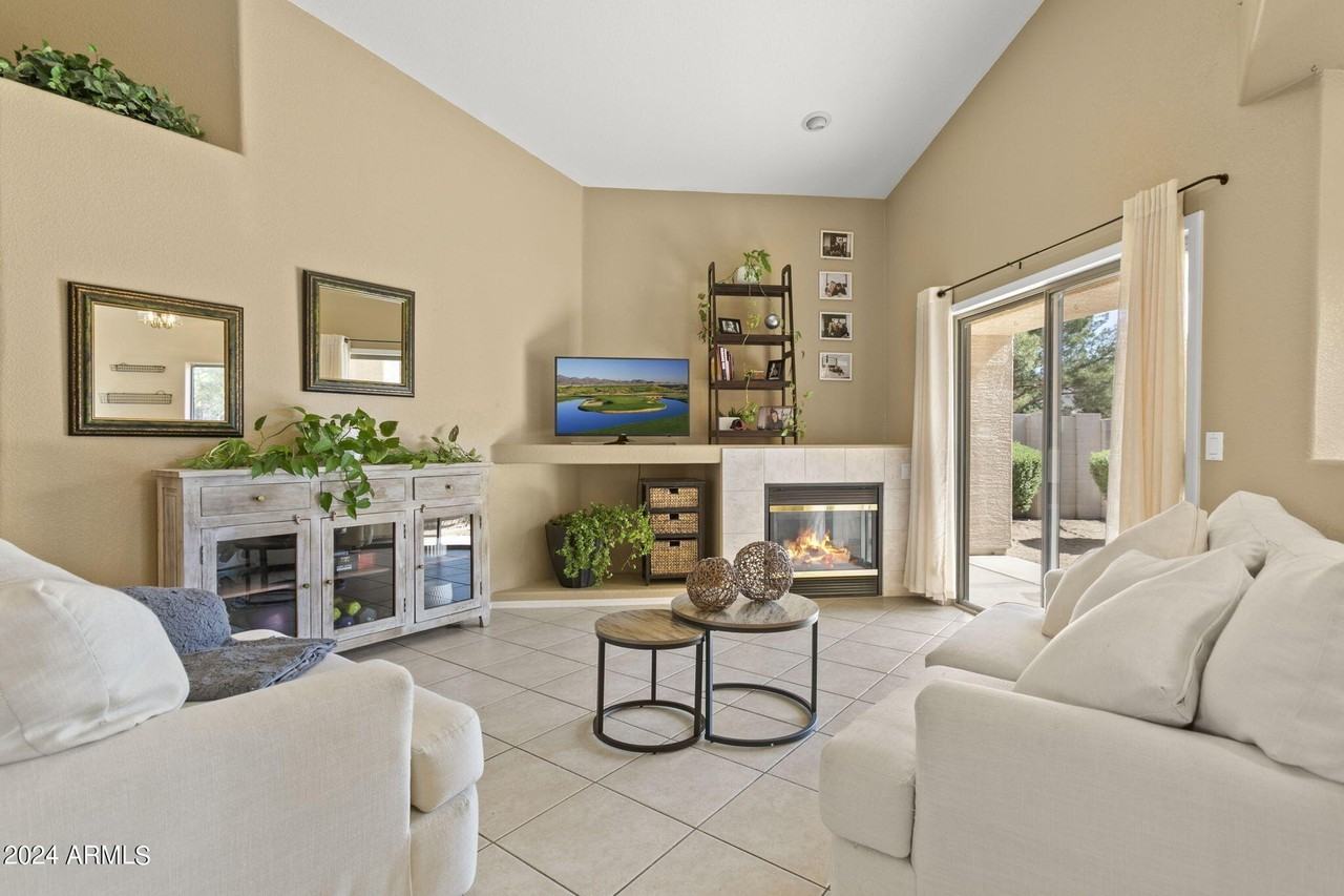 3243 E Maldonado Dr - Photo 3 of 50