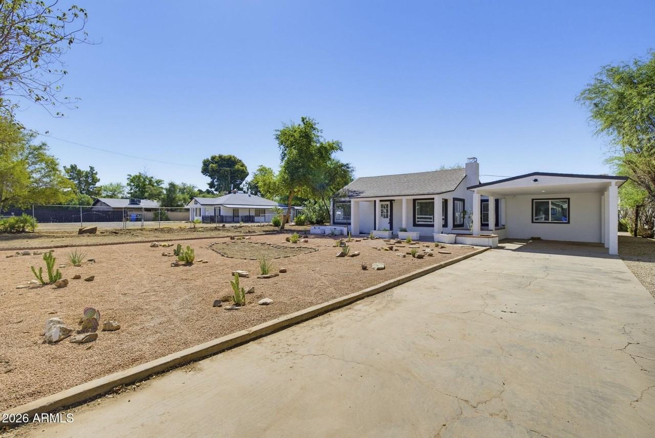 2241 W Morten Ave - Photo 3 of 48