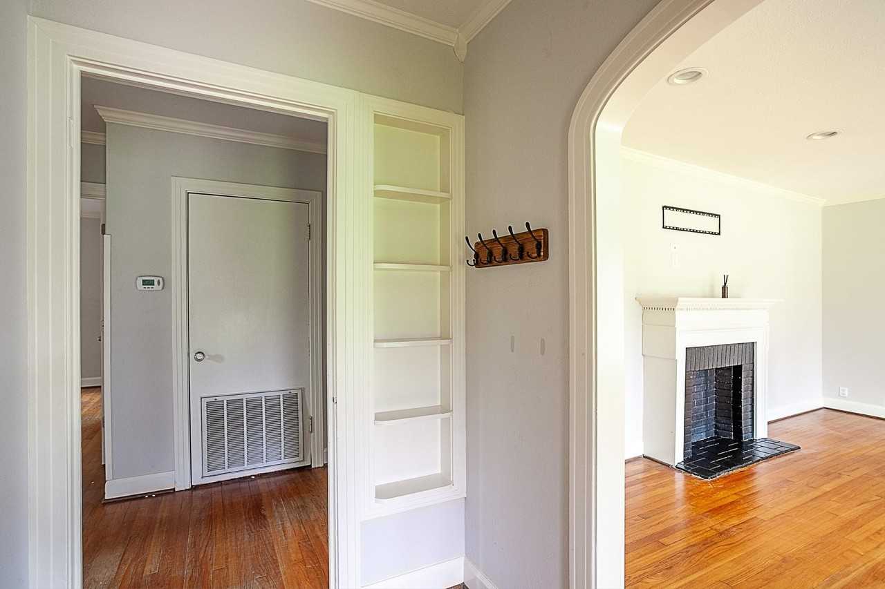 755 N 23rd St - Photo 3 of 29