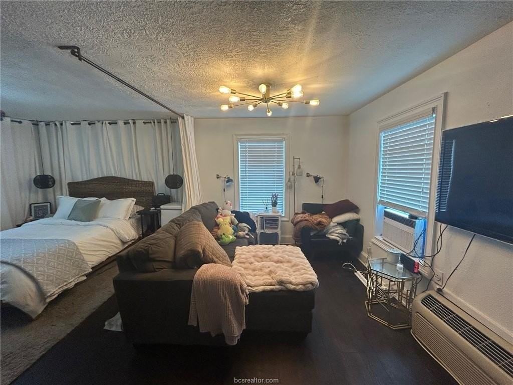 214 Montclair Ave - Photo 4 of 12