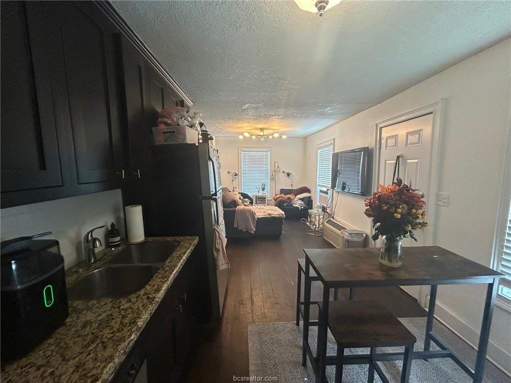214 Montclair Ave - Photo 7 of 12