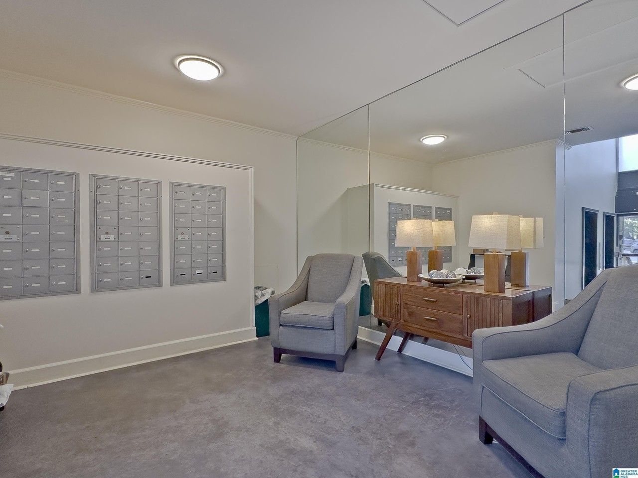 2625 Highland Ave S #505 - Photo 4 of 18