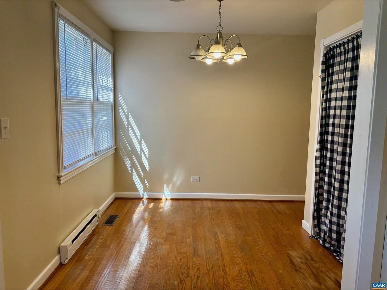 912A Elliott Ave - Photo 7 of 16