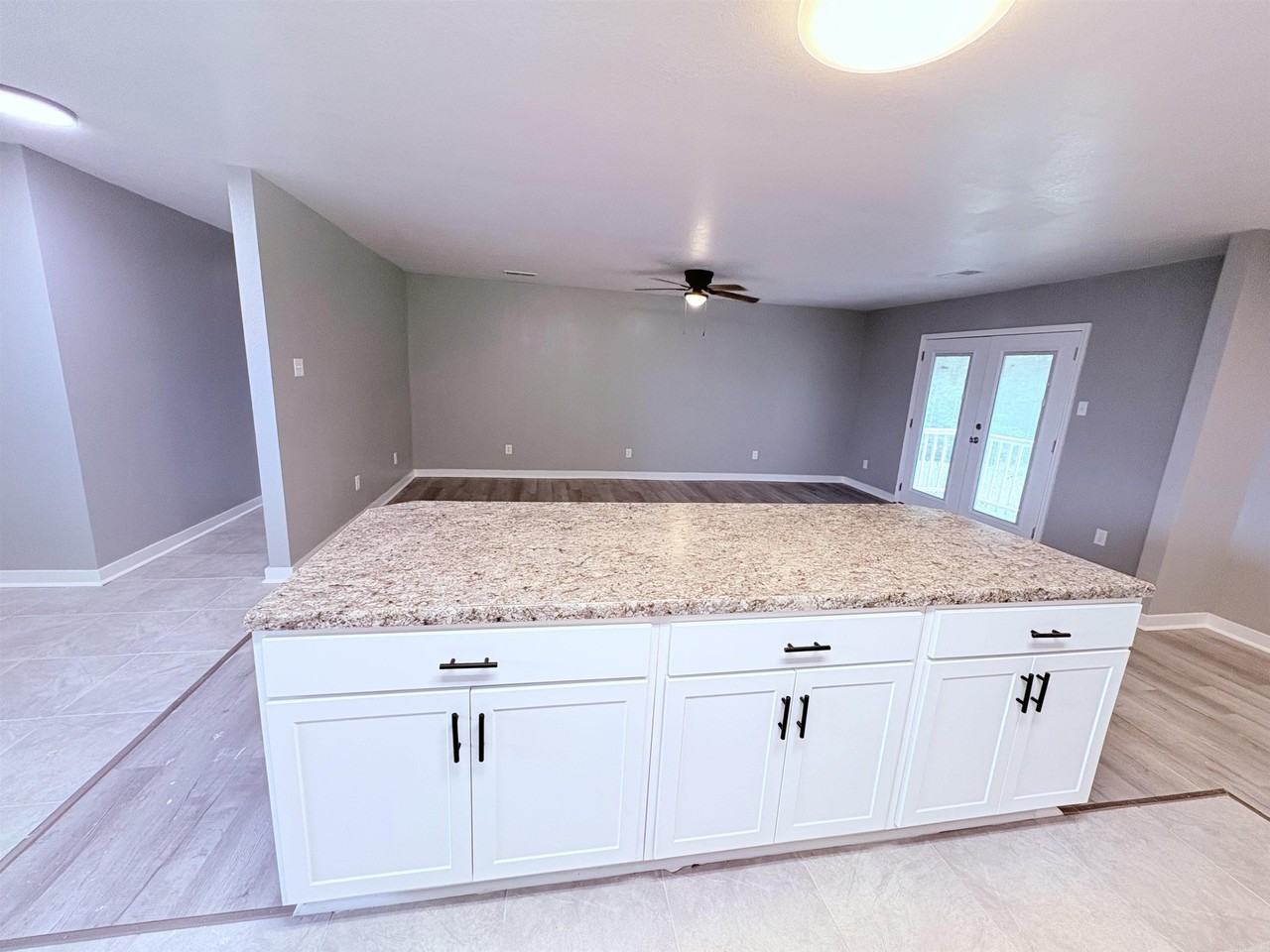 8475 John Harden Dr - Photo 4 of 20