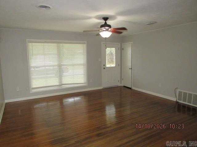 2407 Meadow Dr - Photo 2 of 17