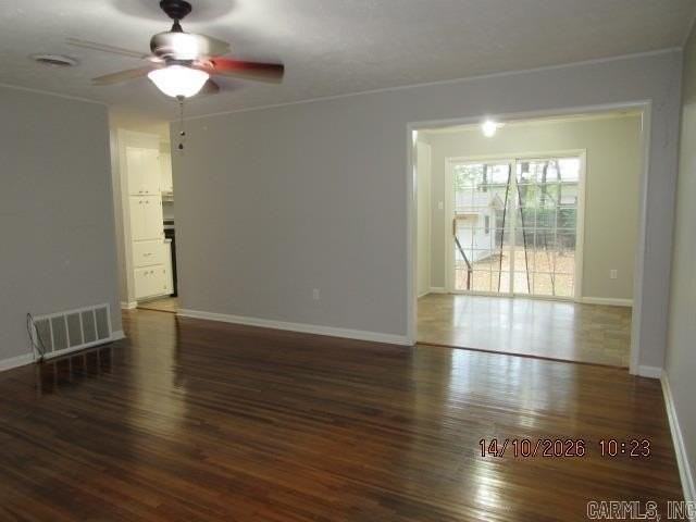 2407 Meadow Dr - Photo 3 of 17