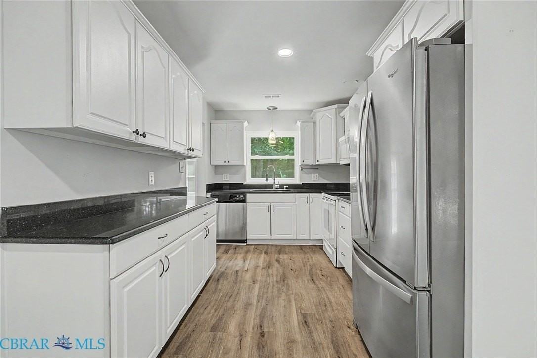 764 Lovers Ln - Photo 6 of 50