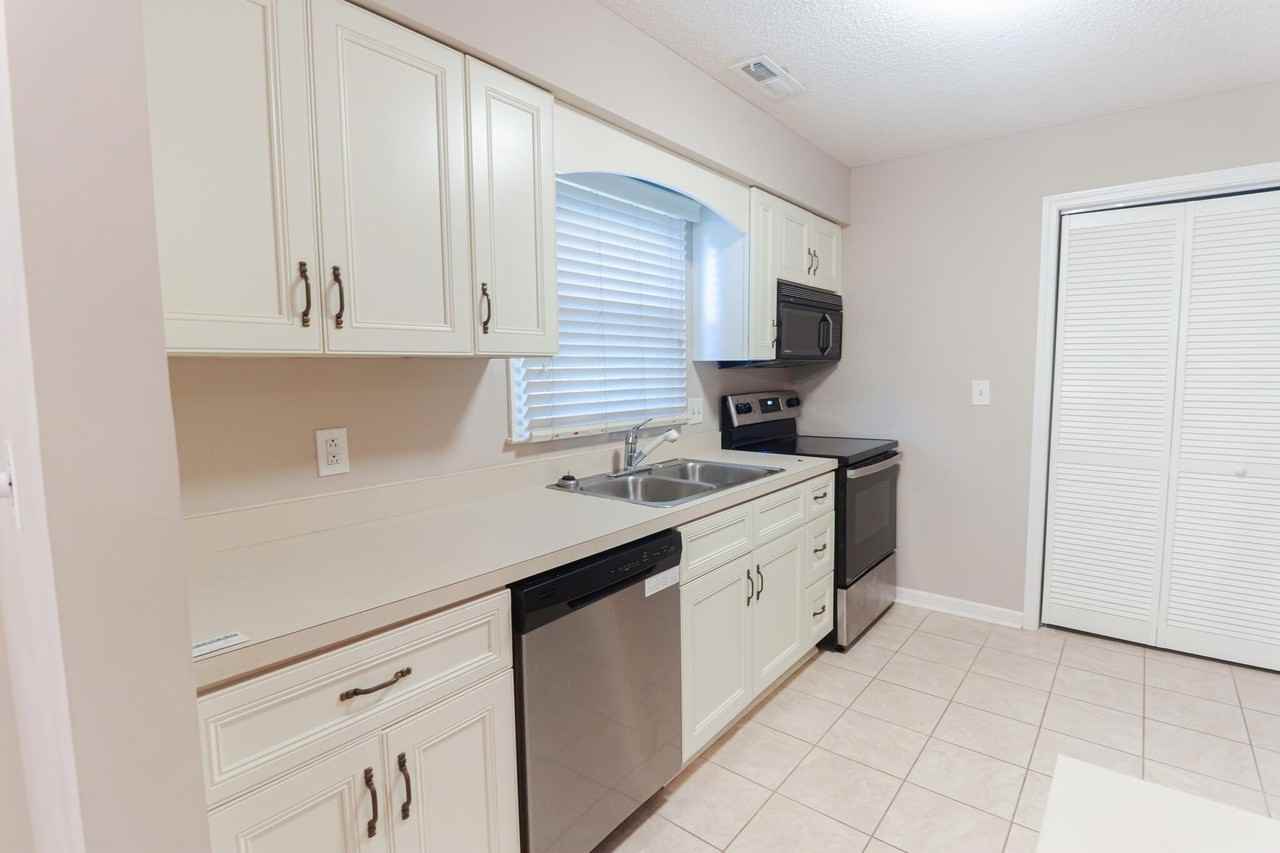 425 Spauldingwood Rd - Photo 5 of 25