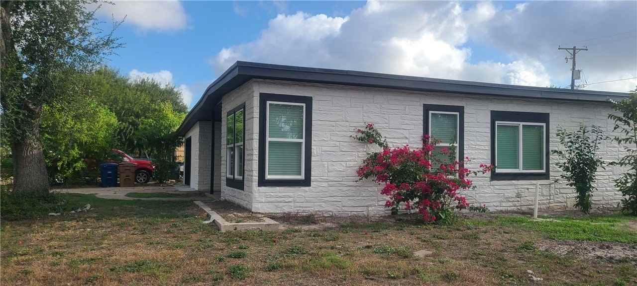 4126 Ramsey St - Photo 2 of 4