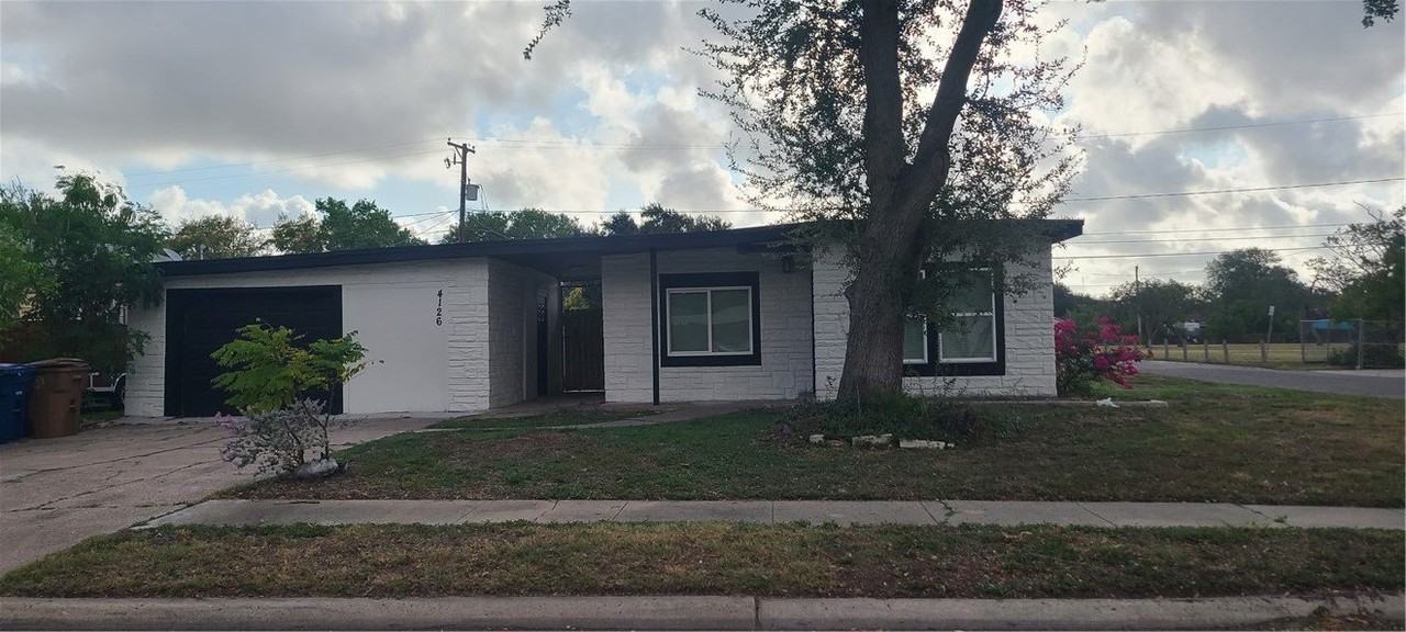 4126 Ramsey St - Photo 4 of 4