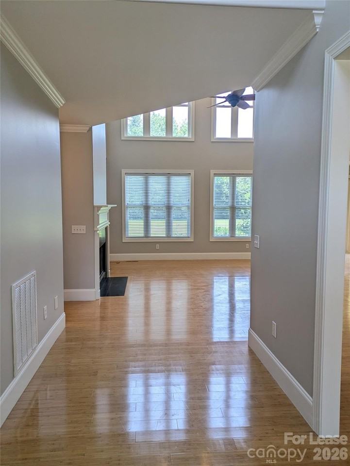 103 Hickory Hill Rd - Photo 5 of 37