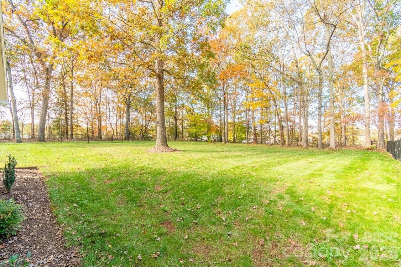 7589 Monbo Rd - Photo 2 of 37