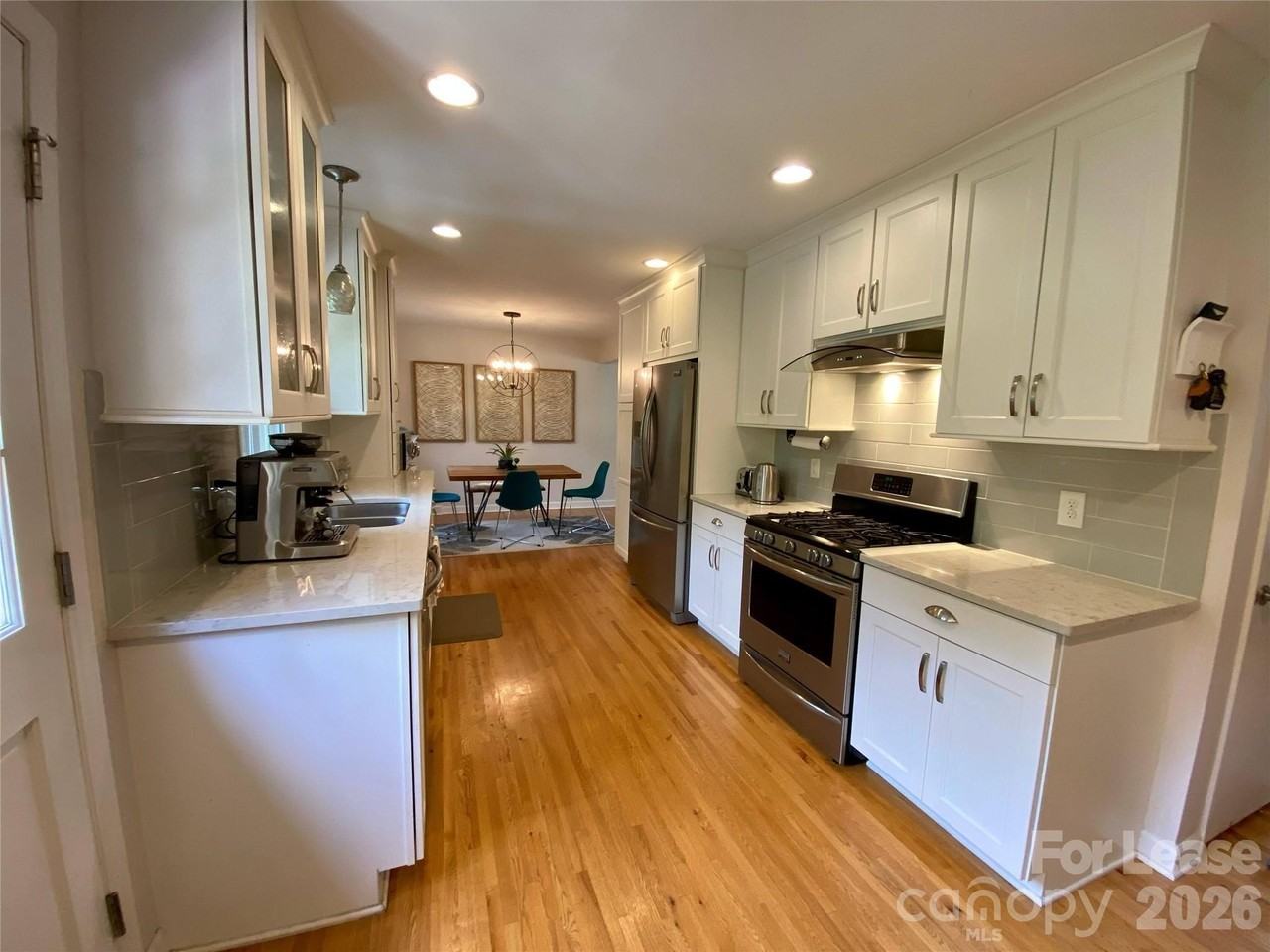 3810 Stokes Ave - Photo 7 of 31