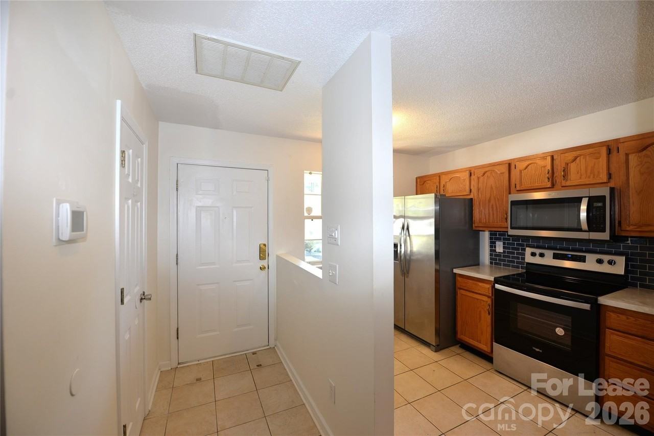 5611 Prescott Ct - Photo 3 of 20