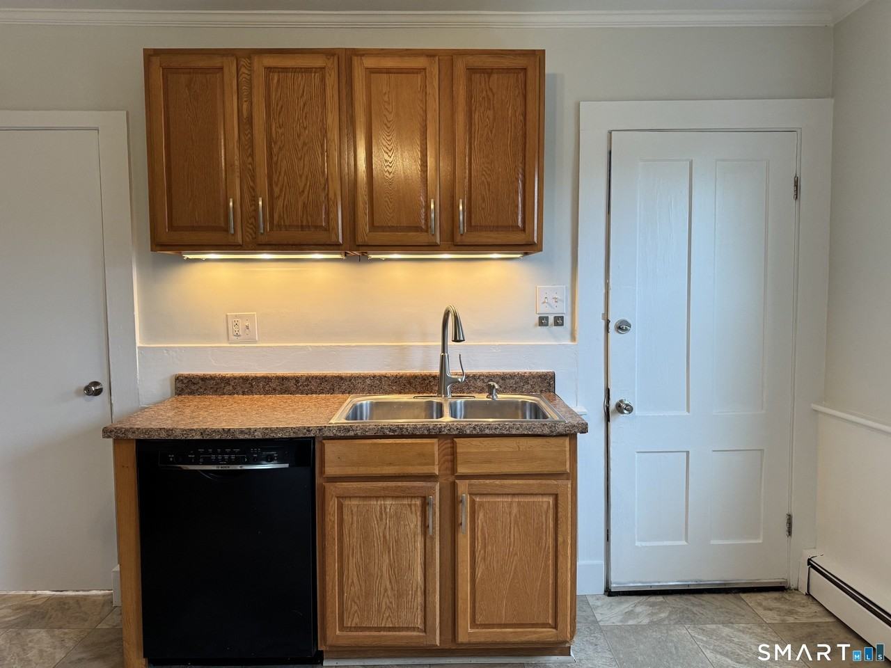 462 Main St #2ndFL - Photo 4 of 19