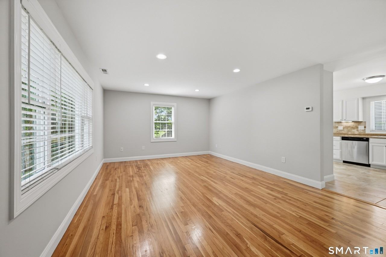 66 Jefferson Ave - Photo 2 of 37