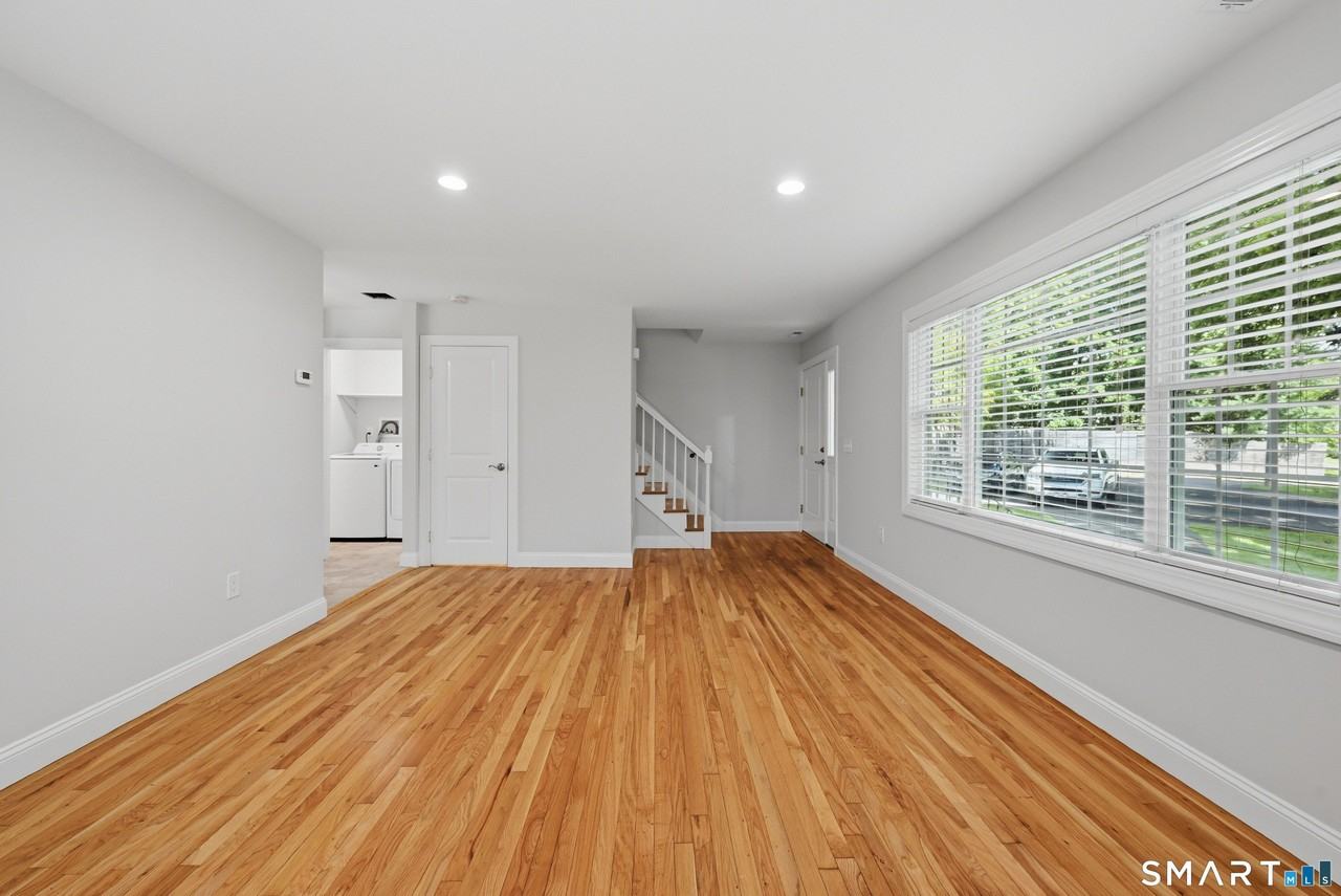 66 Jefferson Ave - Photo 5 of 37