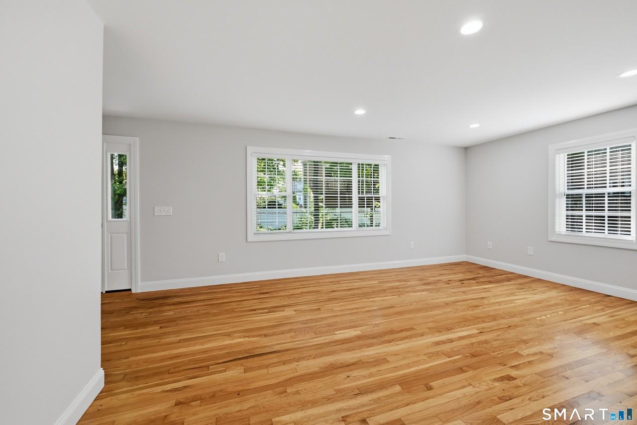 66 Jefferson Ave - Photo 6 of 37