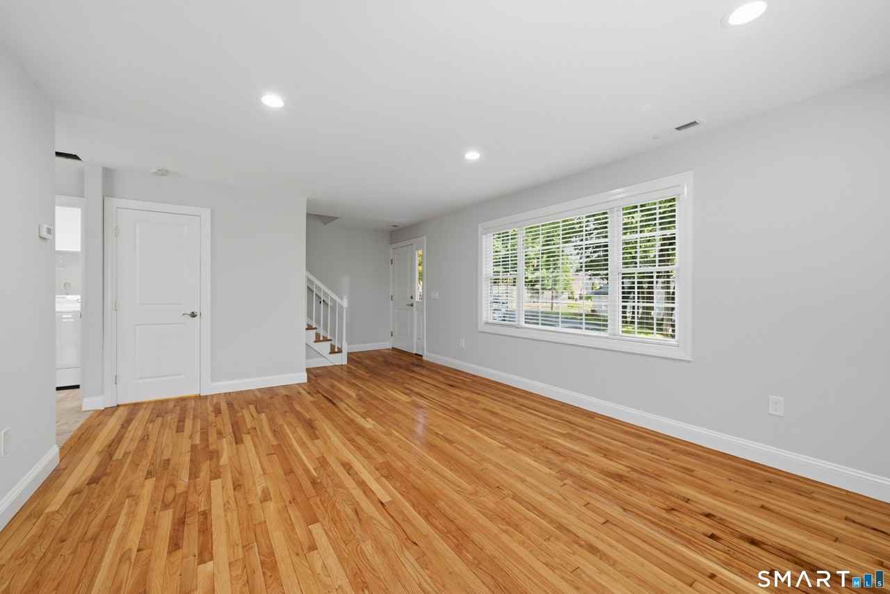 66 Jefferson Ave - Photo 7 of 37