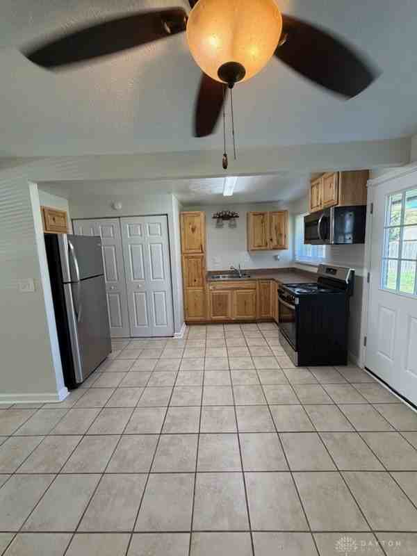 4839 Powell Rd - Photo 4 of 17