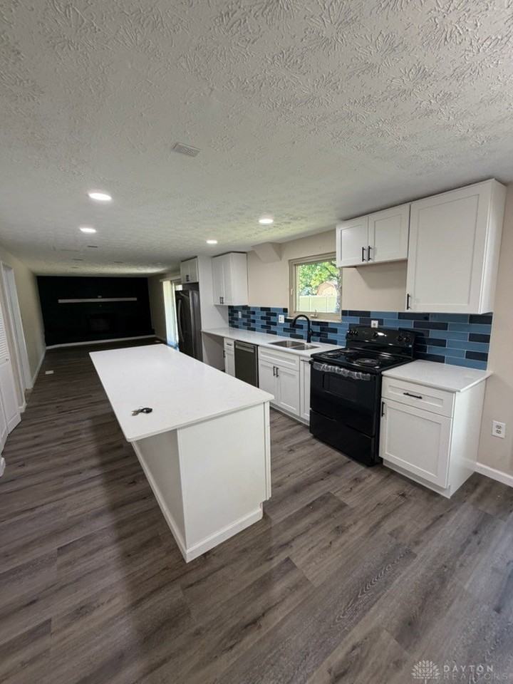 1463 Town Hall Rd - Photo 4 of 16
