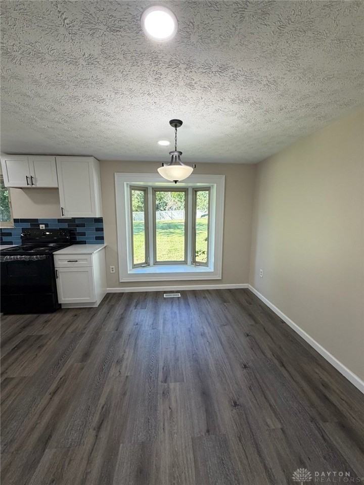1463 Town Hall Rd - Photo 6 of 16