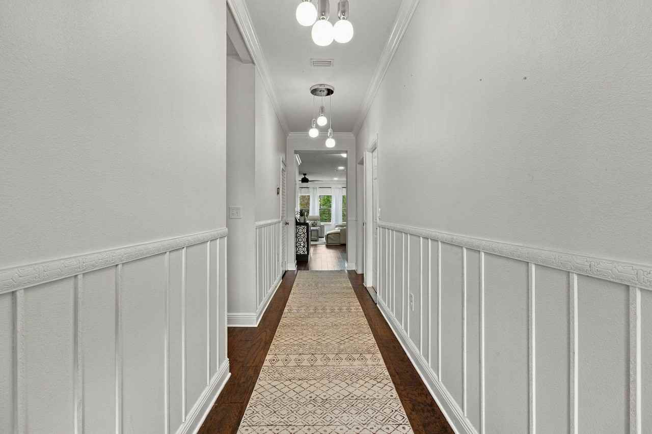 590 Las Roblas Grande Dr - Photo 3 of 36