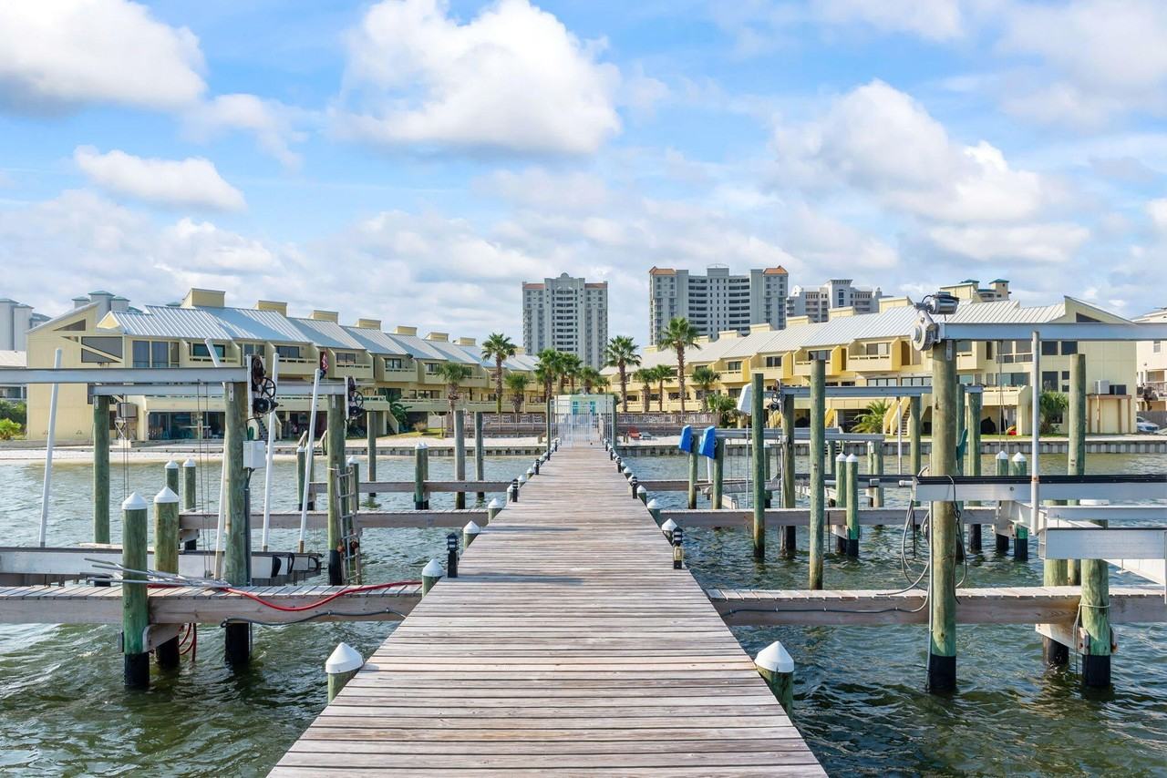 8520 Gulf Blvd #30 - Photo 4 of 50