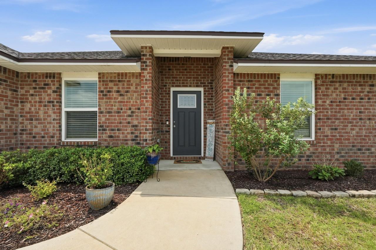 5302 Moore Loop - Photo 2 of 41