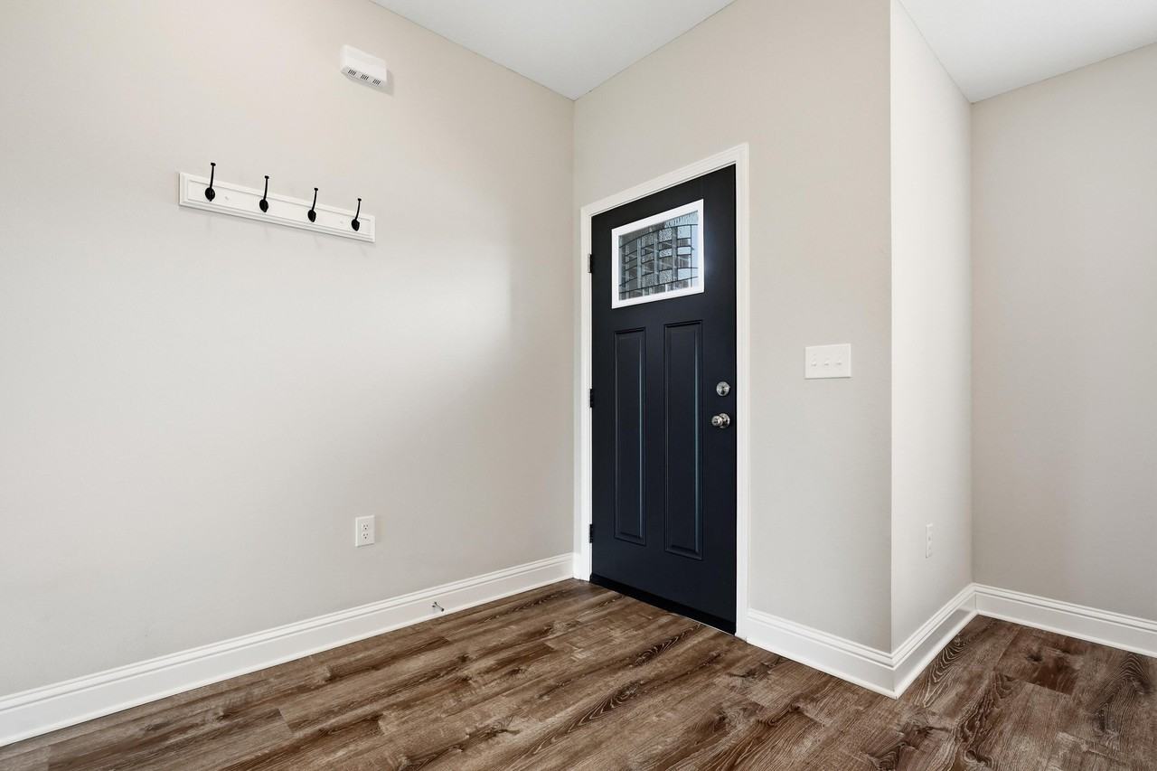5302 Moore Loop - Photo 6 of 41
