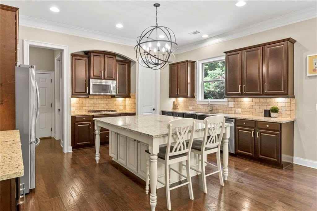 12460 Pindell Cir - Photo 5 of 30