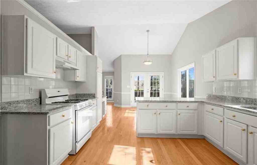 1840 Heatherton Rd - Photo 3 of 7