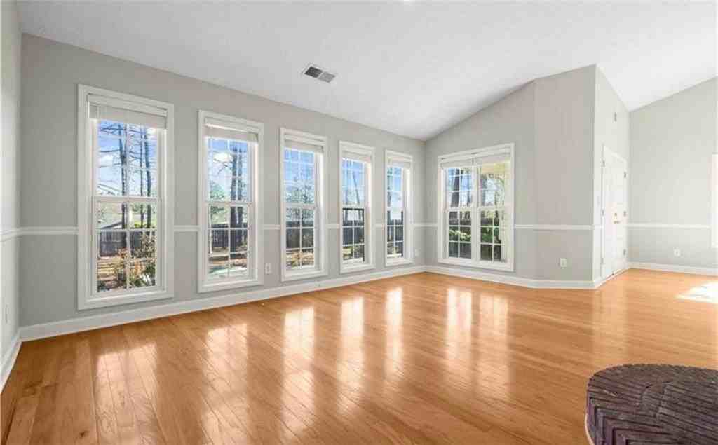 1840 Heatherton Rd - Photo 5 of 7