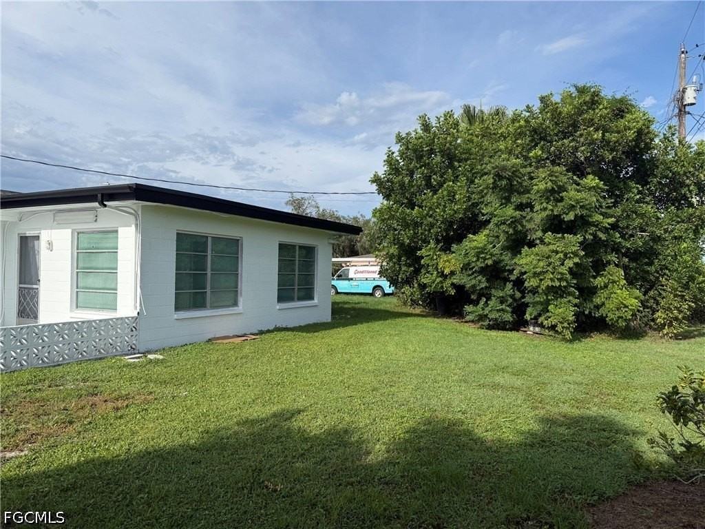 212 Davis Rd - Photo 5 of 25