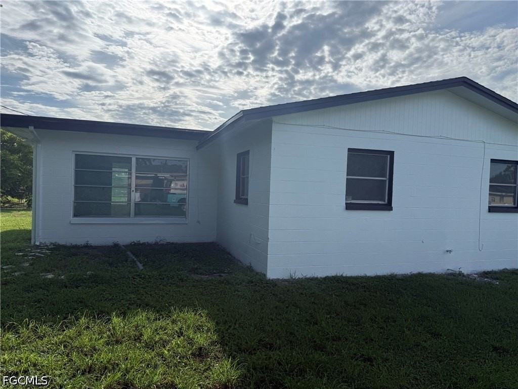 212 Davis Rd - Photo 6 of 25