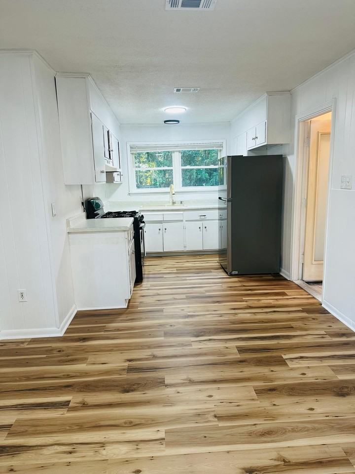 15317 Anderson Dr #1 - Photo 4 of 10
